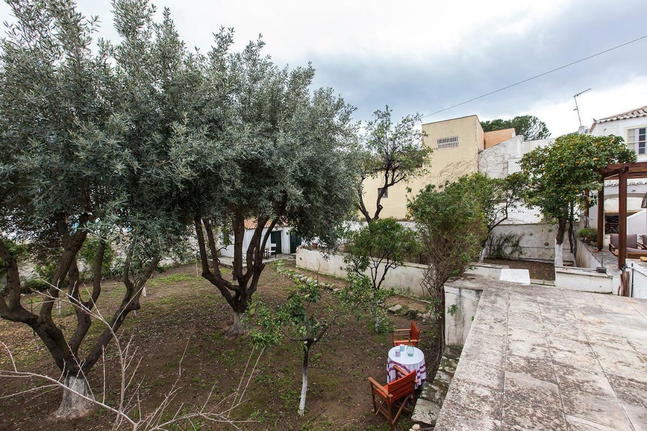 Гостевой дом Two Olive Trees Спетсес Экстерьер фото