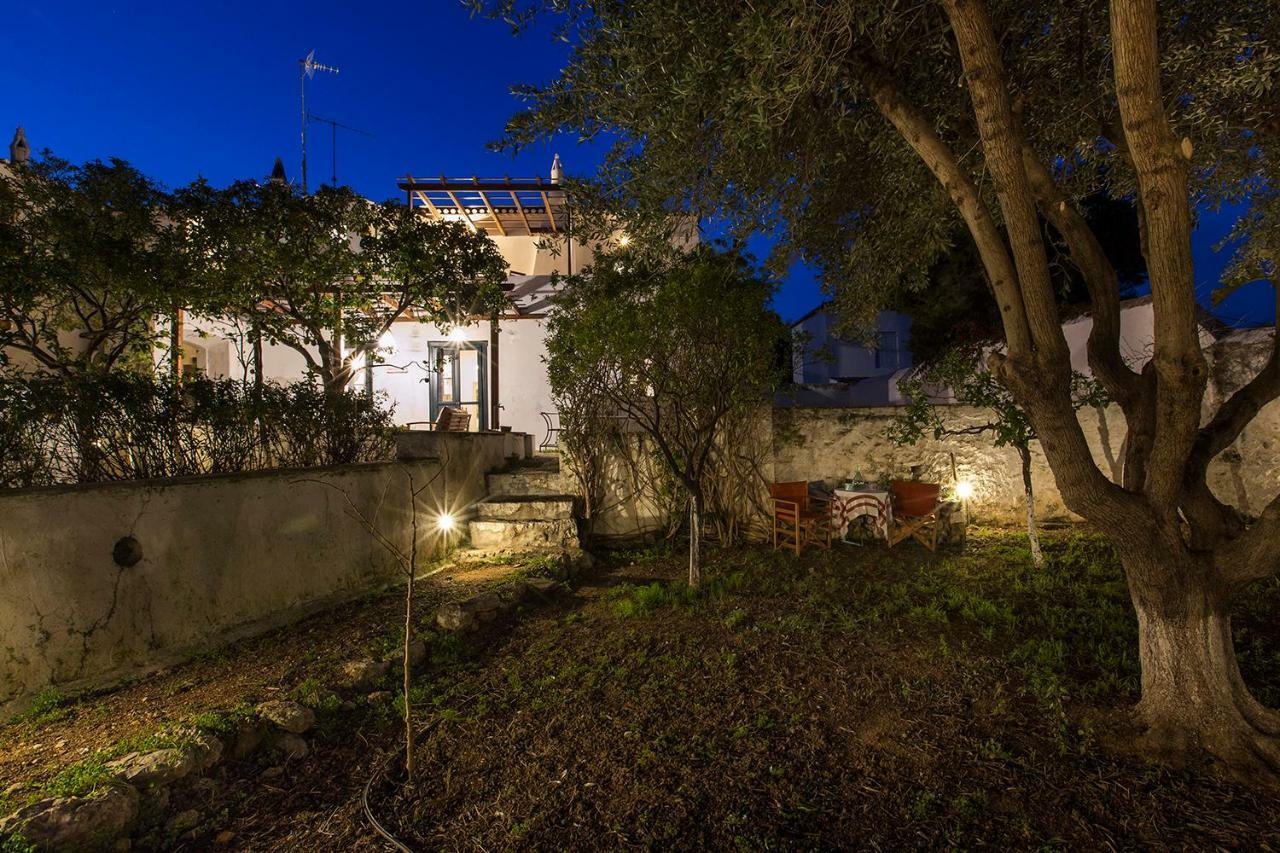Гостевой дом Two Olive Trees Спетсес Экстерьер фото