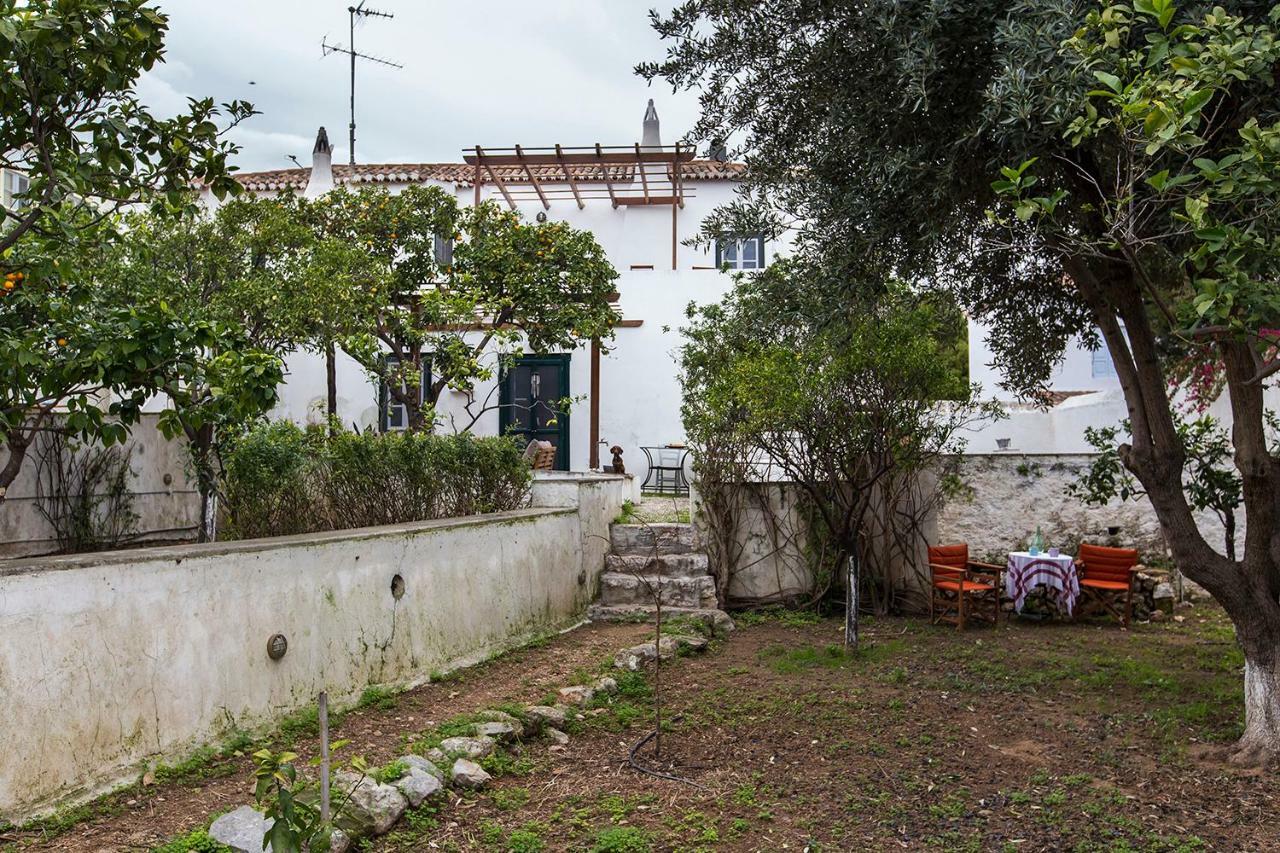 Гостевой дом Two Olive Trees Спетсес Экстерьер фото